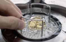 爱彼机械表里齿轮不走吗